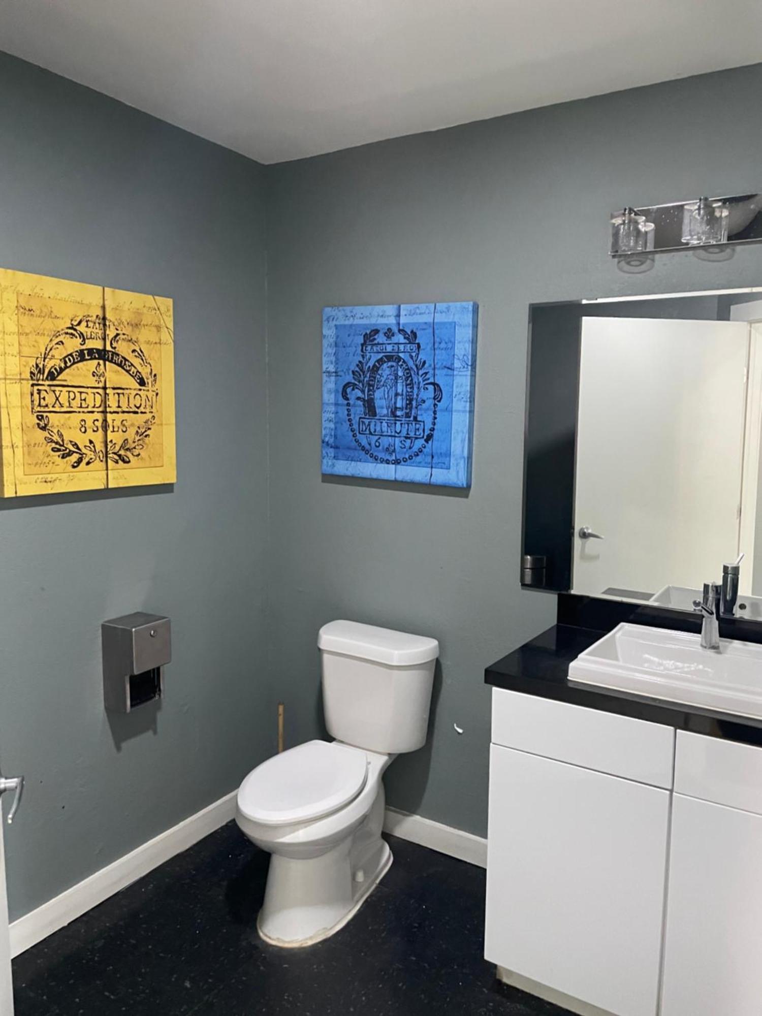 Chateaux Dijon in midtown Houston with 2 Queen Size Buitenkant foto